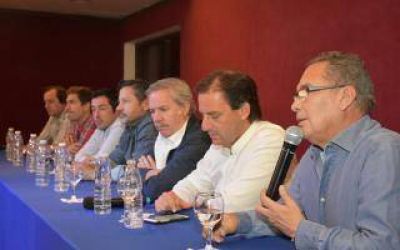 Por la unidad del Peronismo: Intendentes bonaerenses se reunieron junto a Sol� en un plenario
