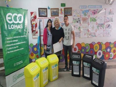 Entregan m�s kits de separaci�n de residuos en escuelas