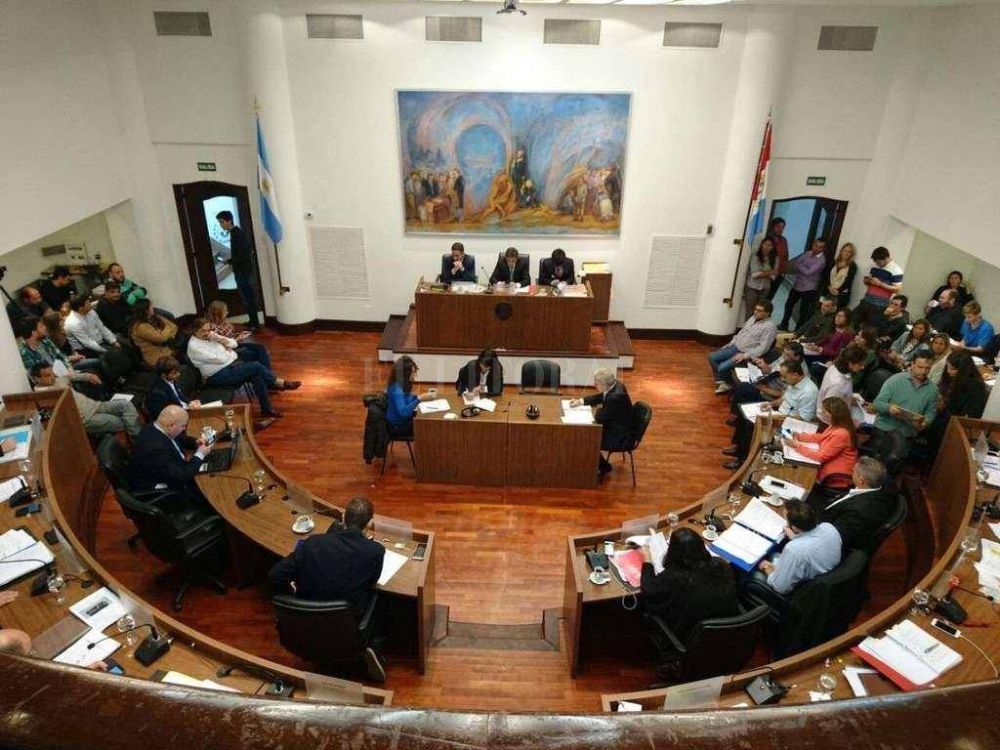 Con vecinos y en una escuela, el Concejo se 