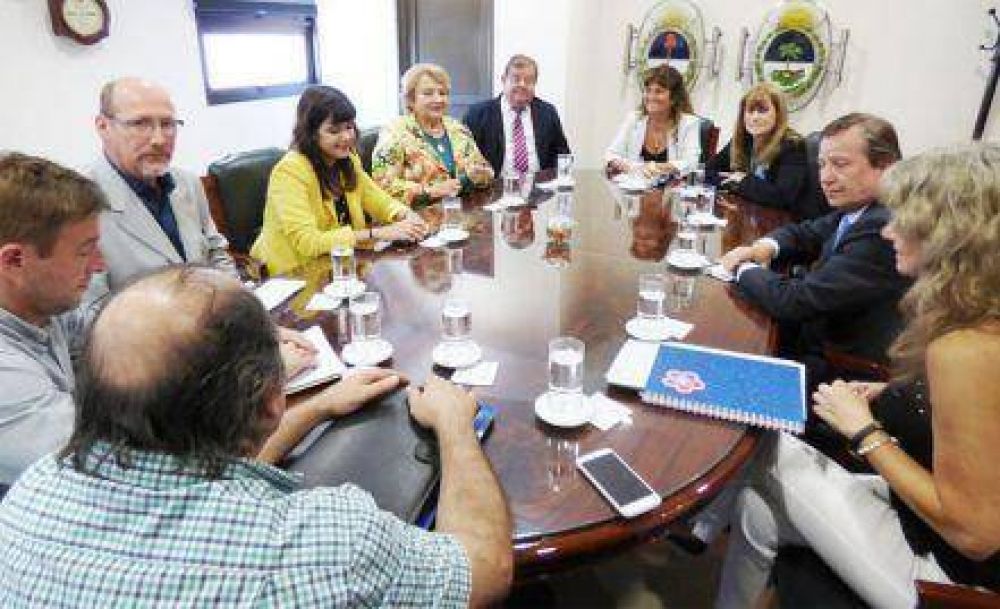 Por salarios el STJ pide urgente reuni�n con Peppo