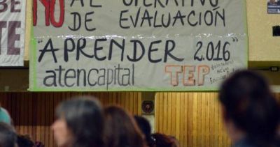Docentes neuquinos pararon contra el operativo Aprender