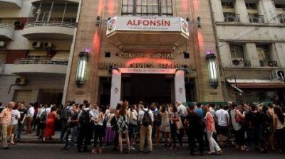 La UCR nacional busca una �salida pol�tica�