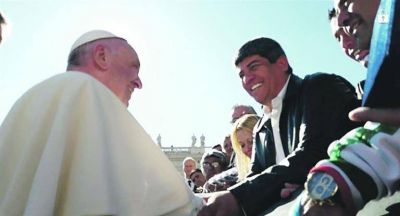 Bendici�n papal para dos �enemigos� declarados del Gobierno macrista