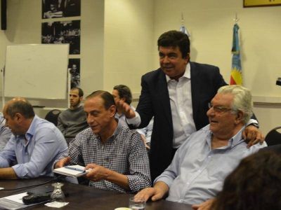 Cambiemos se mete en el PJ: Se�ales de alarma en las elecciones de Buenos Aires y La Plata