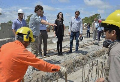 Vidal recorrió obras de saneamiento en la cuenca del arroyo El Gato