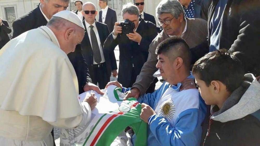 La promesa cumplida del Papa a un recolector argentino