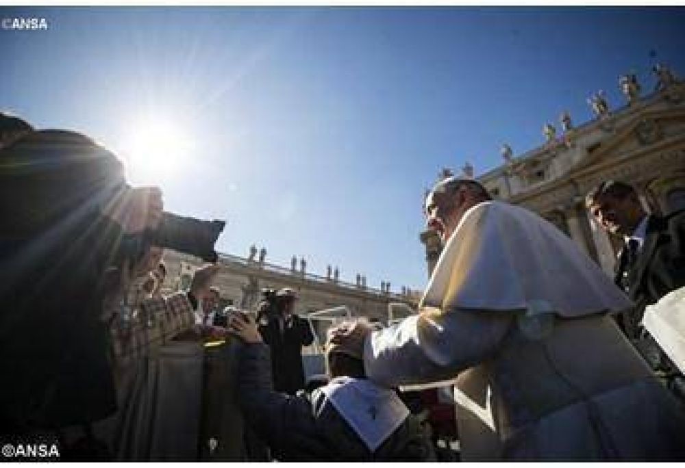 Papa: Redescubrir la belleza de la celebracin eucarstica