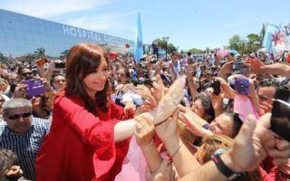 Cristina se mostr� junto a Ishii en Jos� C. Paz en la inauguraci�n del Hospital Oncol�gico Municipal