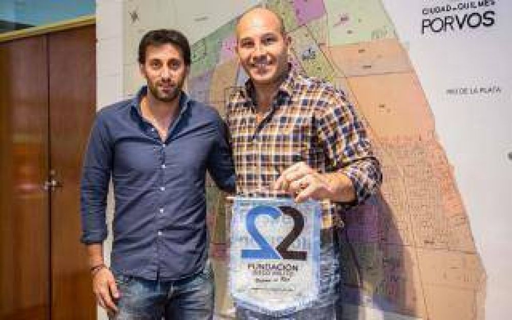 Martiniano Molina recibi� a Diego Milito en el Palacio Municipal de Quilmes