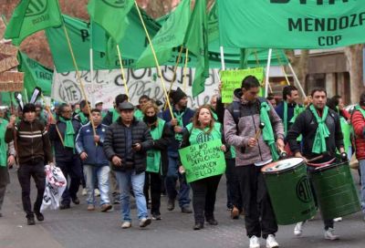 Sueldos: propondr� el Gobierno que se actualicen cada 4 meses por inflaci�n