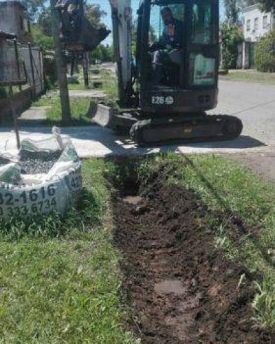 Limpian arroyos y sumideros para prevenir inundaciones