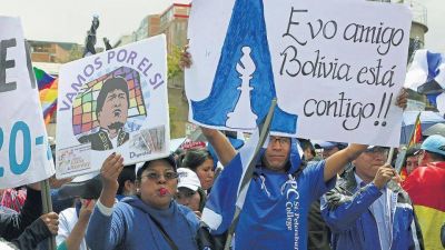 Miles de bolivianos reclaman la reelecci�n de Evo