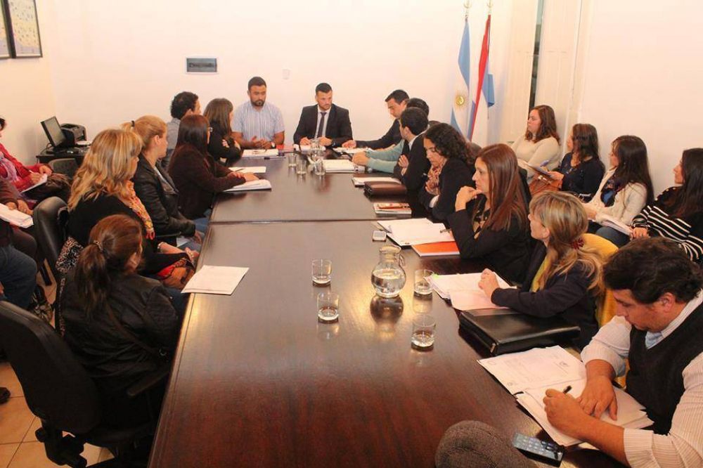 Se posterg� la reuni�n entre Gobierno y gremios estatales por comedores escolares 