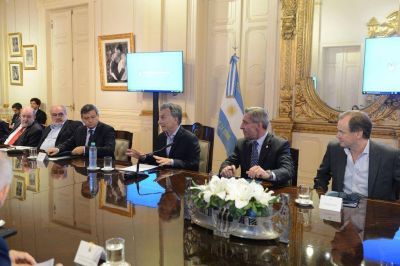 Bordet calific� como �positiva� la reuni�n que mantuvo con Macri y otros gobernadores 