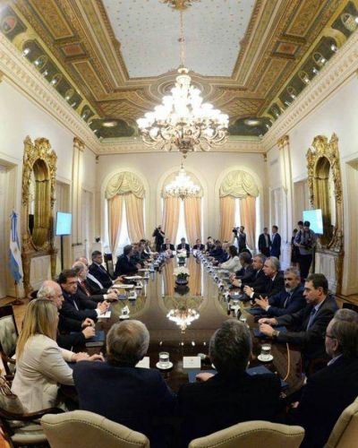 TRAS REUNIRSE CON MACRI, PASSALACQUA EXPRES� QUE EL ENCUENTRO CON LOS GOBERNADORES �FUE INFORMATIVO�