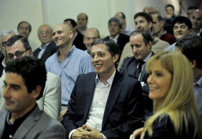 Intendentes proponen a Gray como candidato de unidad del PJ