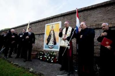 Entronizan mosaico de la Virgen de Caacup�, Patrona de Paraguay, en el Vaticano [VIDEO]