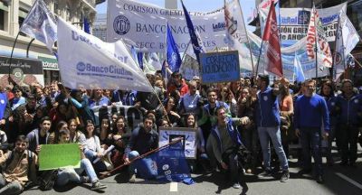 Bancarios marchar�n contra las reformas que impulsa el Gobierno