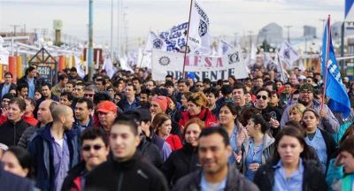 Electr�nicas fueguinas acuerdan congelar salarios por 2 a�os, pero sin despidos