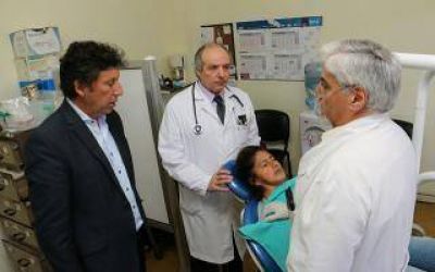 M�s de 100 vecinos recuperaron su dentadura gracias al programa 