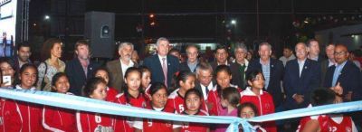 INAUGURARON TINGLADO Y ENTREGARON SUBSIDIO AL CLUB ATL�TICO GORRITI