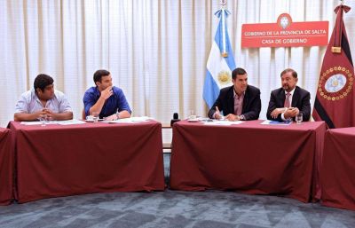 Urtubey recibe a todos los intendentes  Salta