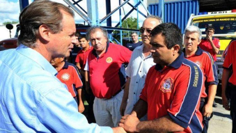 El gobernador recibir� a los bomberos voluntarios