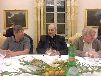 Pablo Moyano cen� en el Vaticano