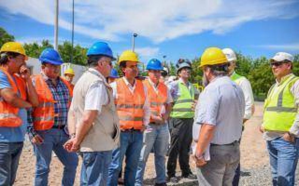 Tras denuncias por posibles da�os, intendente de Escobar evalu� funcionamiento de termoel�ctricas de Pilar