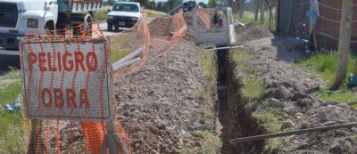 Se concreta en Villa Hip�dromo la extensi�n de la red de agua potable