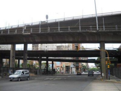 Buscan concesionar predios bajo autopista