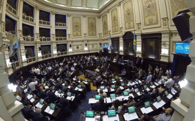 Con el PJ dividido, la Legislatura aprobó el Presupuesto Bonaerense 2018