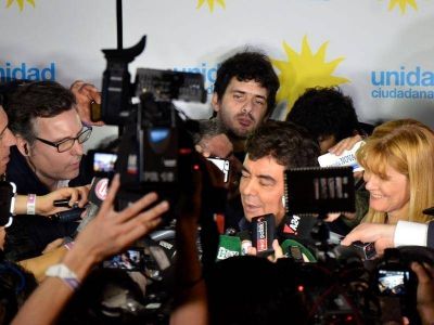 Vidal pas� por encima a La C�mpora y cerr� el acuerdo por el Presupuesto en la Legislatura