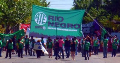 Un 15% de aumento �no garantiza paz social�