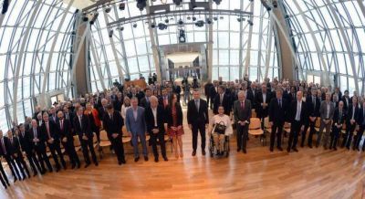 El Gobierno trabaja en una foto de Macri con la CGT y empresarios para el jueves