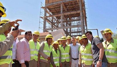 Macri y Urtubey recorrieron obras de agua y cloacas en La Uni�n