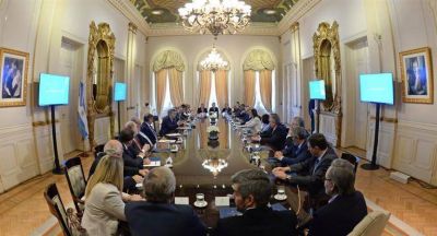 Mientras Gobierno presiona por pacto fiscal, Liga de Gobernadores mira la 
