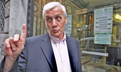 Sindicalismo amarillo: Cal� defiende con entusiasmo el congelamiento de sueldos
