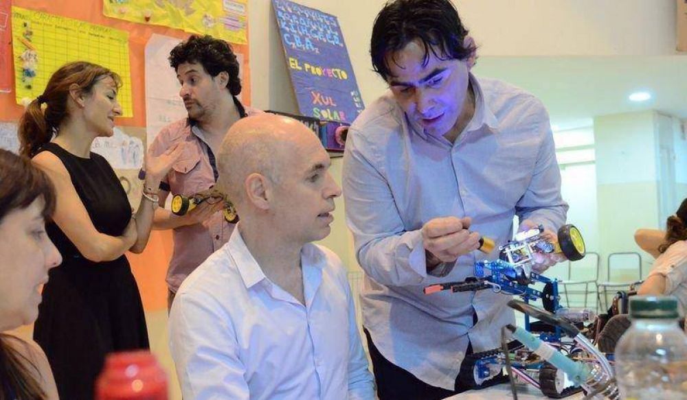 La escuela p�blica porte�a suma clases de rob�tica