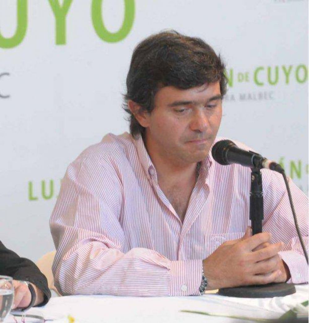 L�pez Puelles defendi� su reclamo por sueldos no cobrados