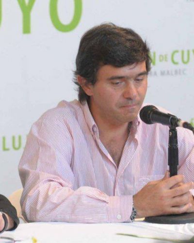 L�pez Puelles defendi� su reclamo por sueldos no cobrados