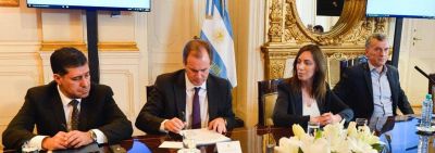 Bordet destac� la firma del pacto fiscal: 