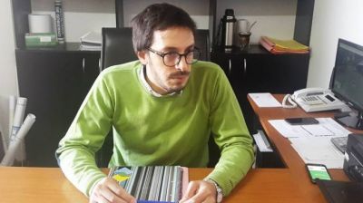 Mat�as Salom�n: �Lo que sucedi� con las baldosas en la obra de la Plaza es habitual en cualquier obra y no implica ning�n gasto extra para el municipio�