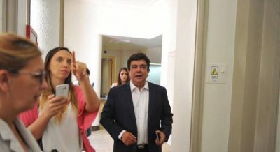 Ruptura en el PJ: Espinoza arma lista con Ishii y los intendentes van con Men�ndez