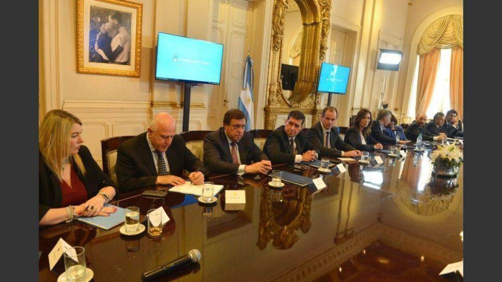Negocian c�mo trasladar el ajuste a los municipios