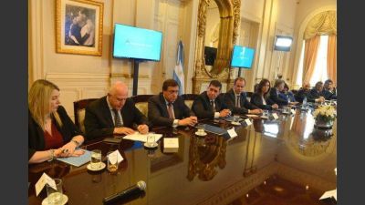Negocian c�mo trasladar el ajuste a los municipios