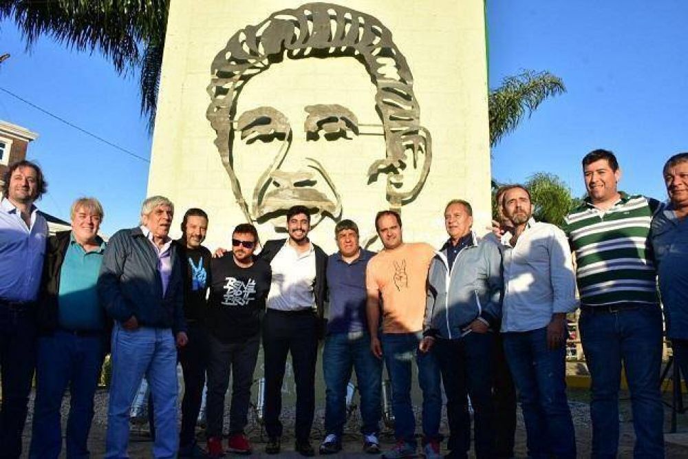 Menndez se mostr con Hugo Moyano e intendentes peronistas en un homenaje a Rucci en Merlo