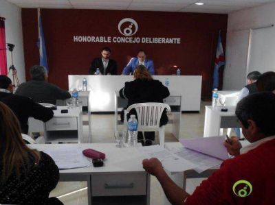 Ediles aumentaron sus sueldos un 200% y el Ejecutivo local les dio un correctivo