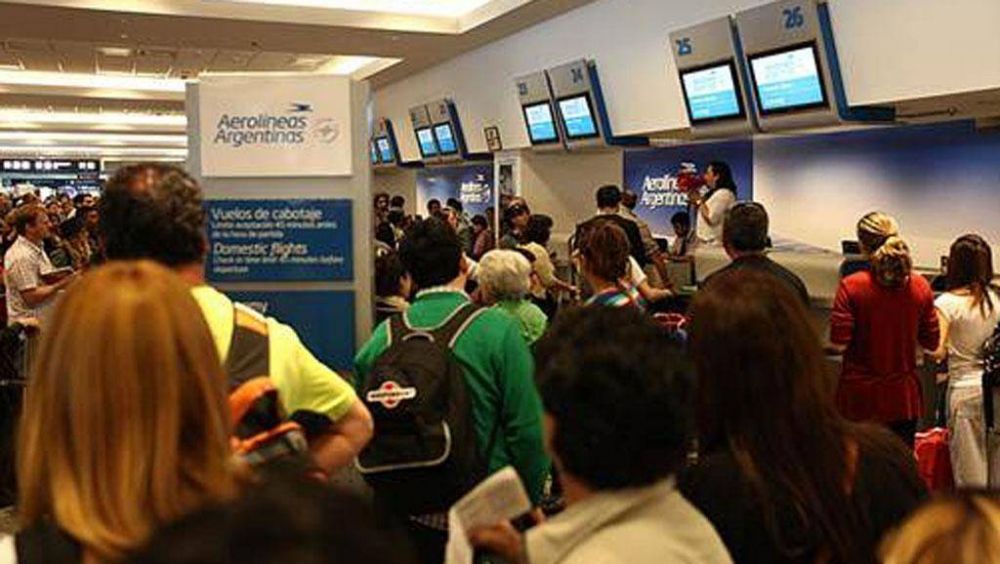 Cancelaron vuelos de Aerolneas Argentinas por conflicto salarial con los pilotos