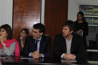 El intendente de Necochea pasa la tijera al personal y a su Gabinete para ahorrar